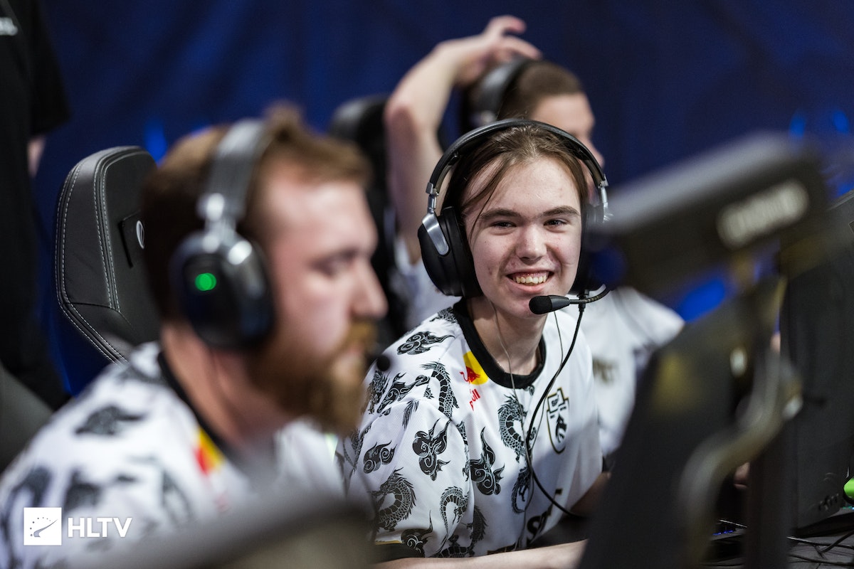 站在球场上 站在球场上